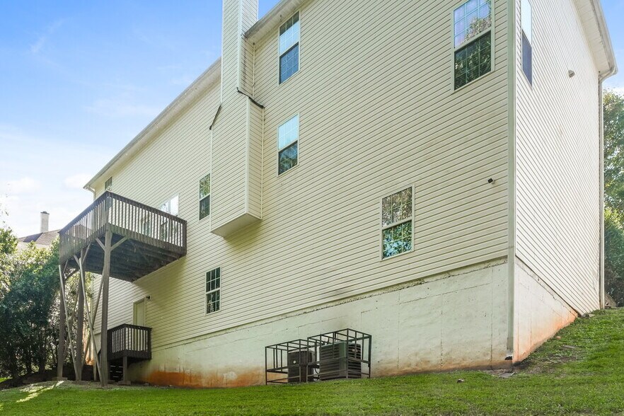 Building Photo - 1035 Paper Creek Dr SE