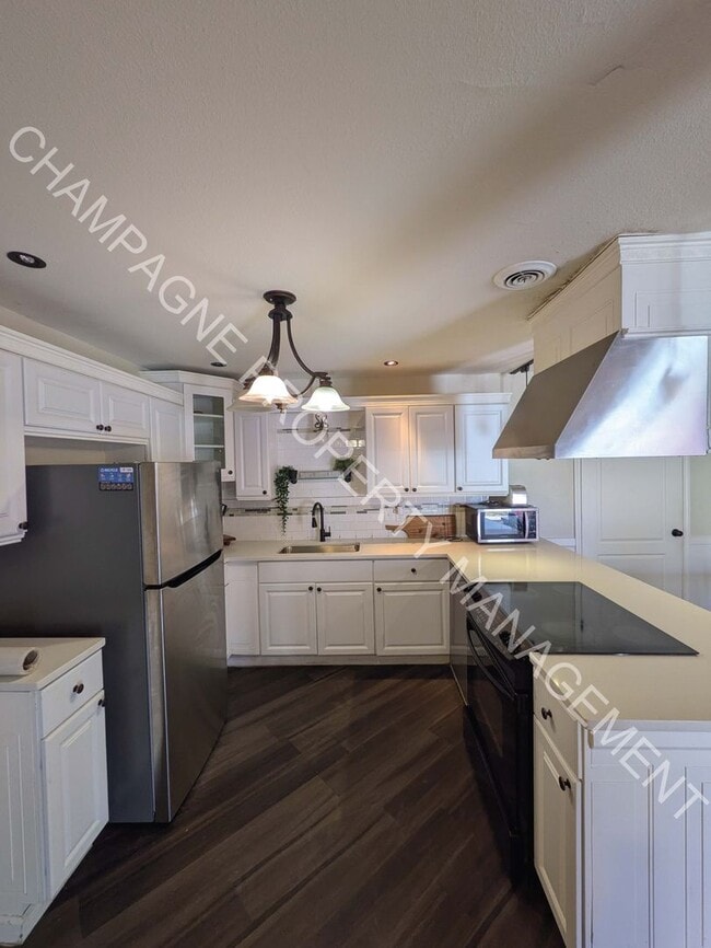 Building Photo - Single Family Home in KC