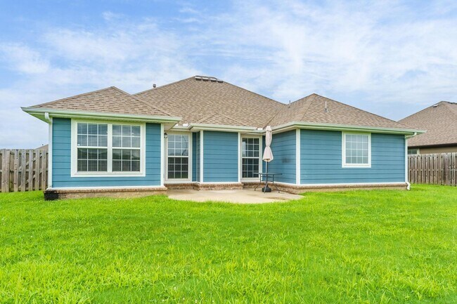 Building Photo - Modern 3-Bed Home in Prime Springdale Location