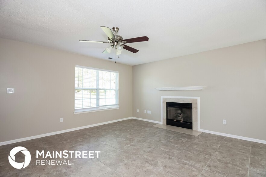 Building Photo - 11200 Amber Glen Dr