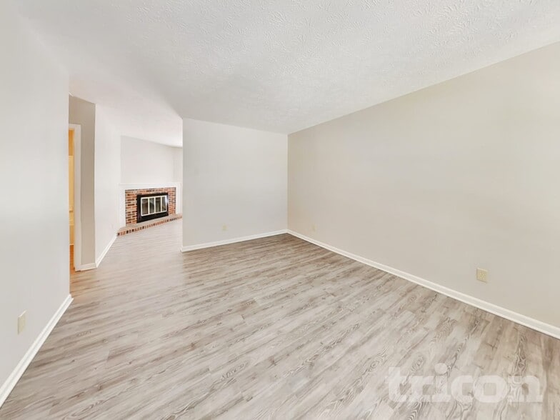 Building Photo - 5841 Beaufort Ln