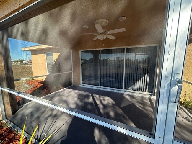 Building Photo - 1900 Kismet Pkwy W