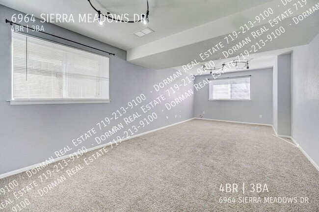 Building Photo - Updated and Open 4 Bedroom, 3 Full Bath Ho...