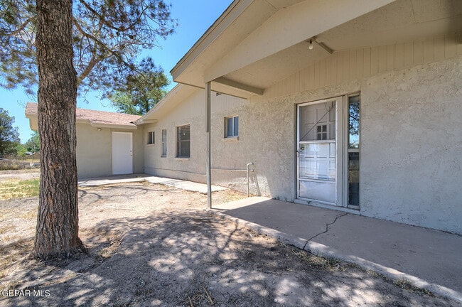Building Photo - 10368 Potencia Dr
