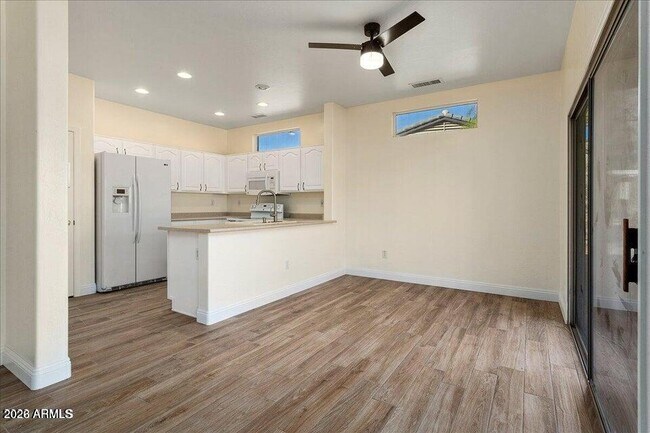 Building Photo - 15066 W Cactus Ridge Way