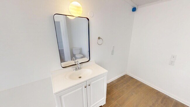 Building Photo - "Charming 3-Bed, 2-Bath Retreat in Gatesvi...