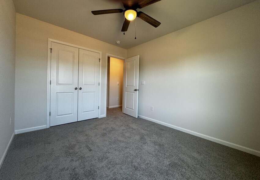 Building Photo - 745 Embark Cir