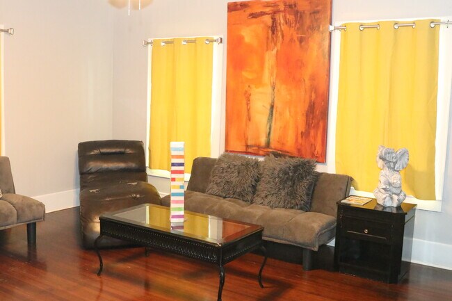 Building Photo - Corporate Housing