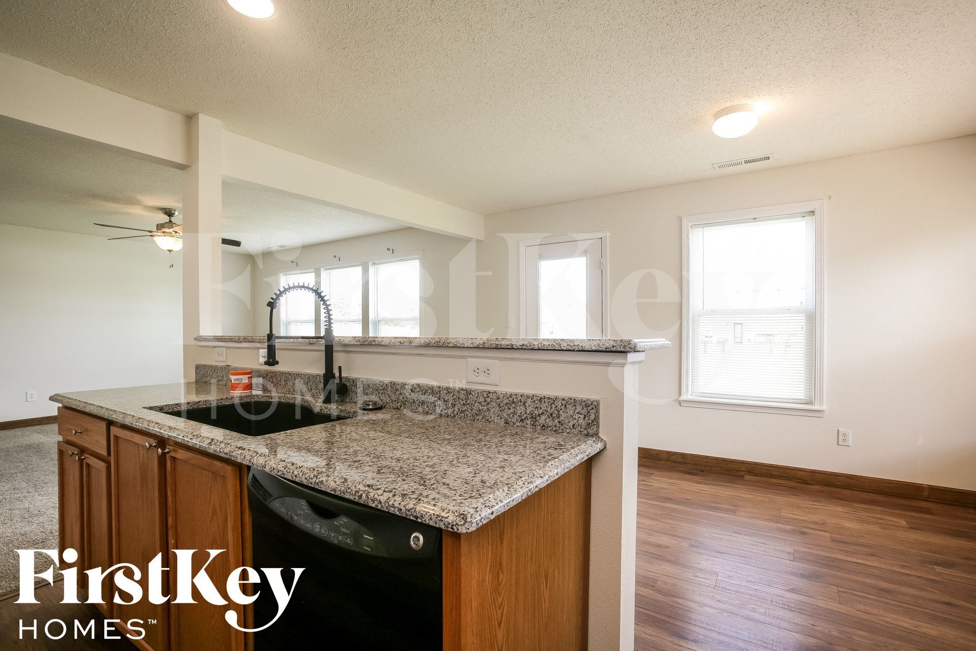 Building Photo - 5555 Wild Horse Dr