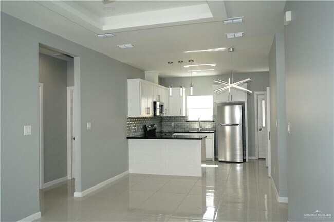 Building Photo - 2113 E San Andrea St