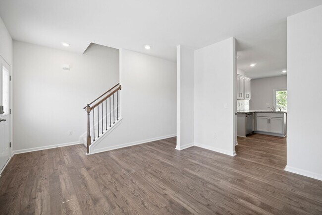 Building Photo - Brand New 5 Bedroom 3 full baths