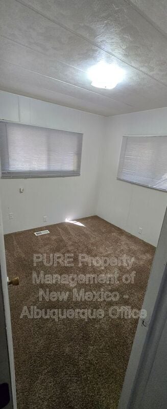 Building Photo - 207 Buena Vista Ct SE