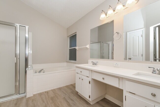 Building Photo - 5660 Paddock Trail Dr