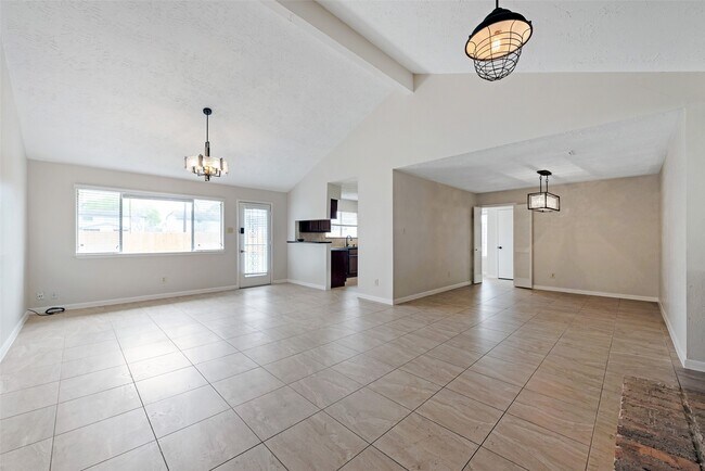Building Photo - 16419 Lost Quail Dr
