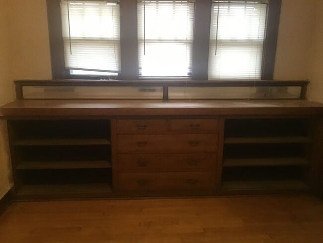 Building Photo - 4 bedroom single family home