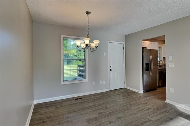 Building Photo - 107 Ivy Trace Ln
