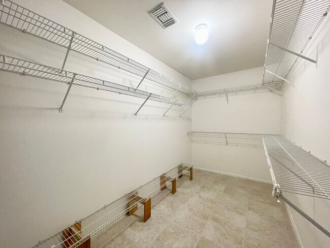 Building Photo - COMING SOON!!! GORGEOUS 3 Bedroom/2.5 Bathroom POOL Home Oasis Awaits in Regency Estates!!