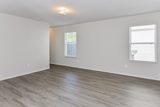 Building Photo - 1031 Imperial Bend Dr