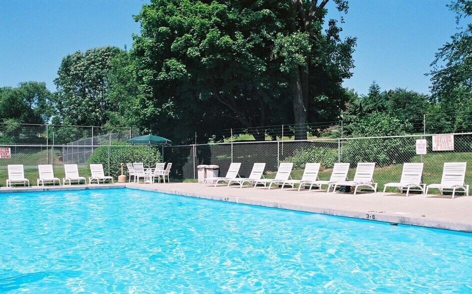 Country Meadows Apartments of Madison 6840 Schroeder Rd Madison WI