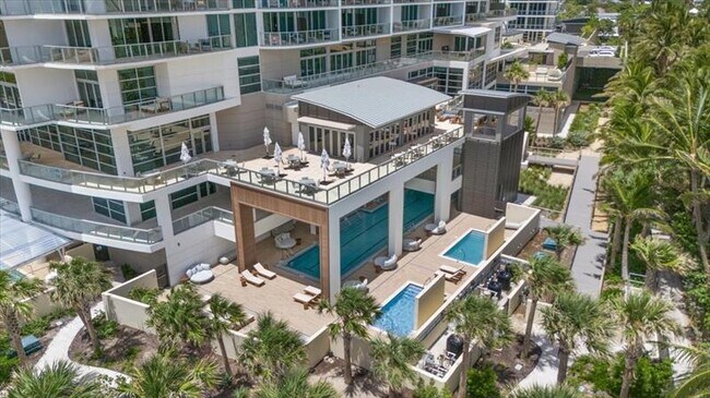 Building Photo - 3100 N Ocean Dr