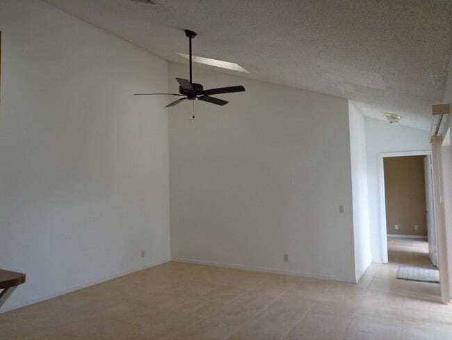 Building Photo - 1167 Periwinkle Pl