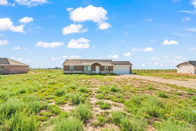 Building Photo - Country Living In Roosevelt ISD!