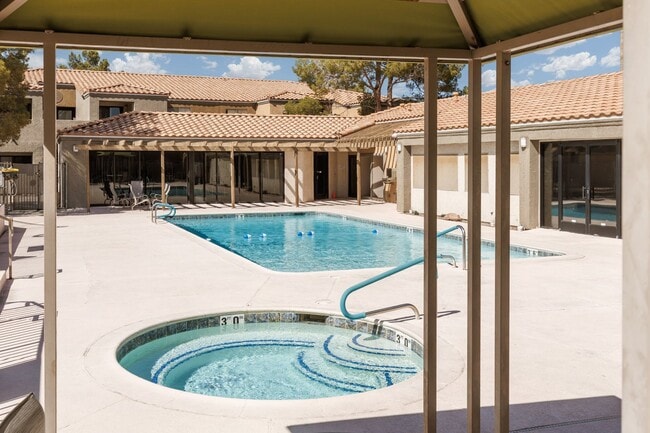 Building Photo - Recently renovated 3 br unit on 2nd floor of gated Desert Shores community