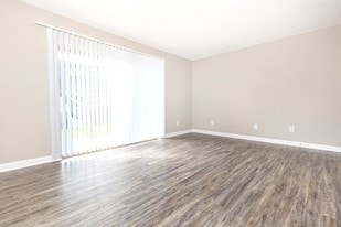 Building Photo - The Reserve at Opelika