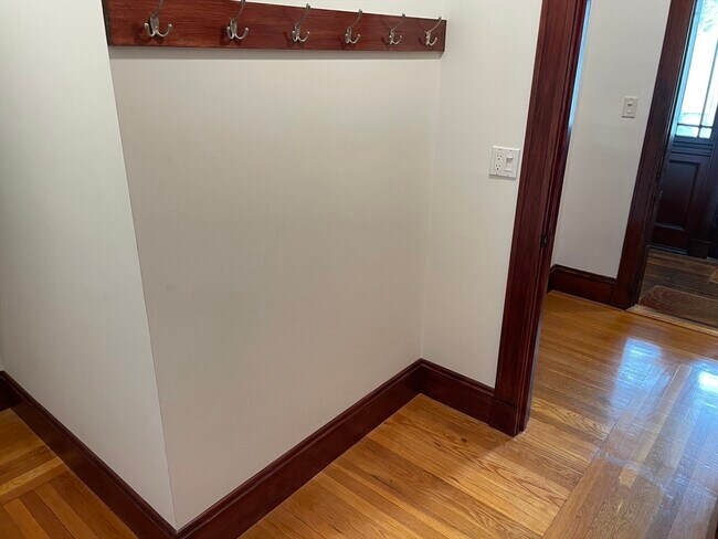 Building Photo - 31 Matchett St