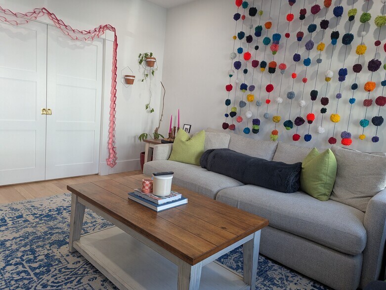 Building Photo - 14 Seven Pines Ave