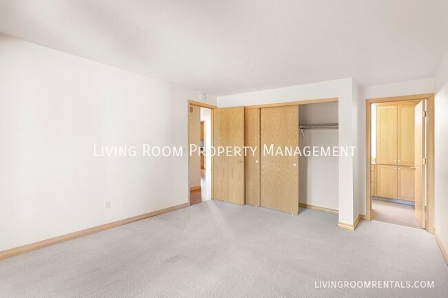 Building Photo - 9803 SW 49th Ave