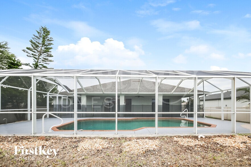 Building Photo - 346 NE 23rd St