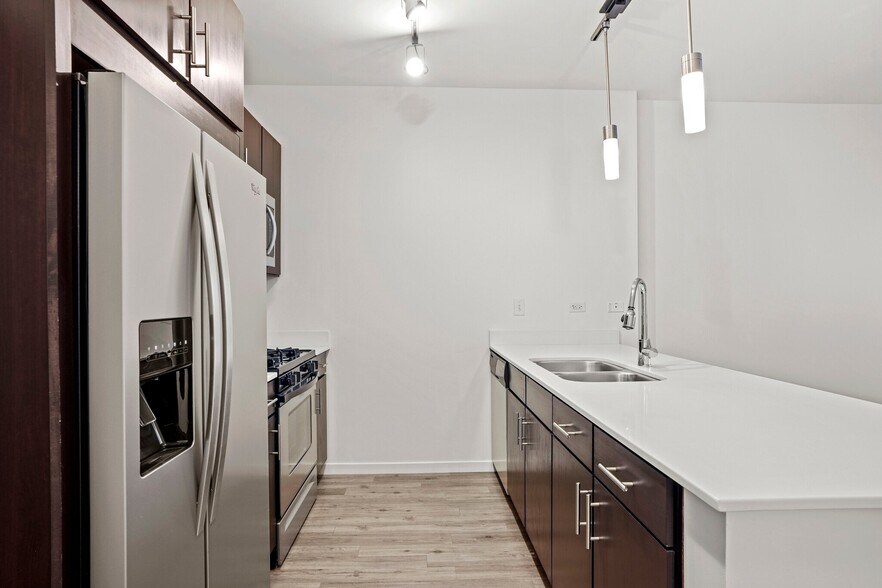 Building Photo - 3798 N Halsted St