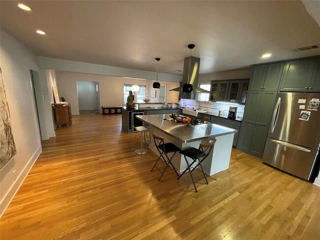 Building Photo - 1415 Travis Heights Blvd