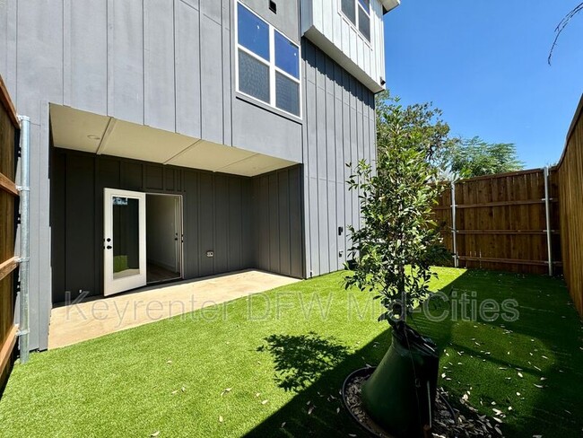 Building Photo - 7311 Uloho Wy
