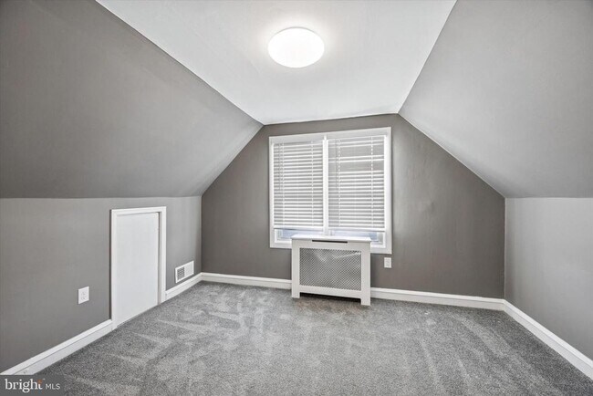 Building Photo - 703 N Providence Rd