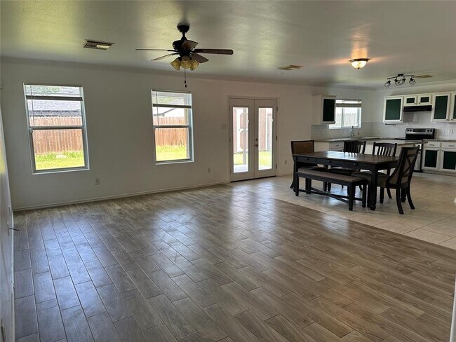 Building Photo - 508 Birch Cluster Ct
