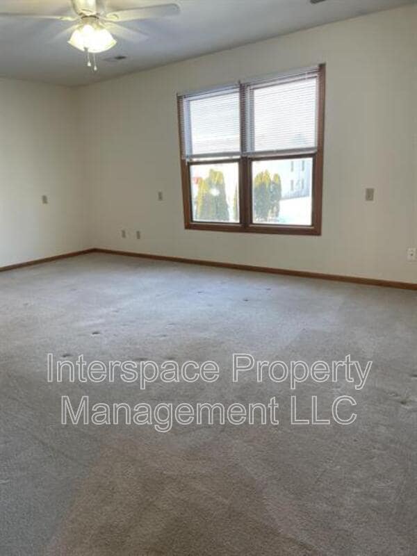Building Photo - 130 Liberty Ln