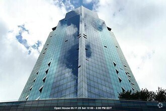 Building Photo - 77 Hudson St