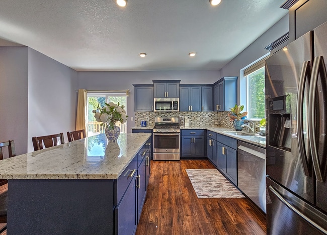 Building Photo - 588 SW 197th Pl