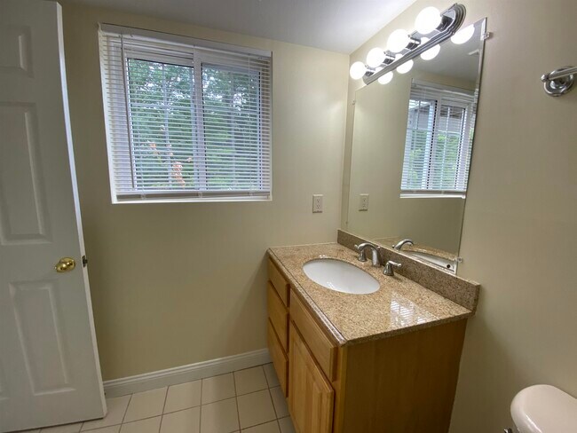 Building Photo - 99 S Mammoth Rd