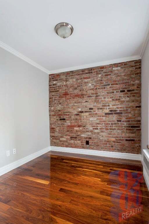 Building Photo - 1590 Lexington Ave