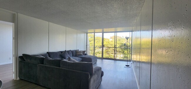 Building Photo - Cathedral Point Mililani