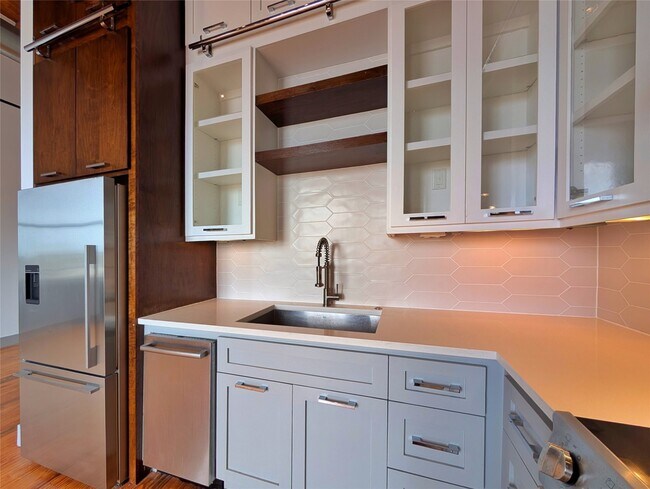 Building Photo - 2400 Mechanic St