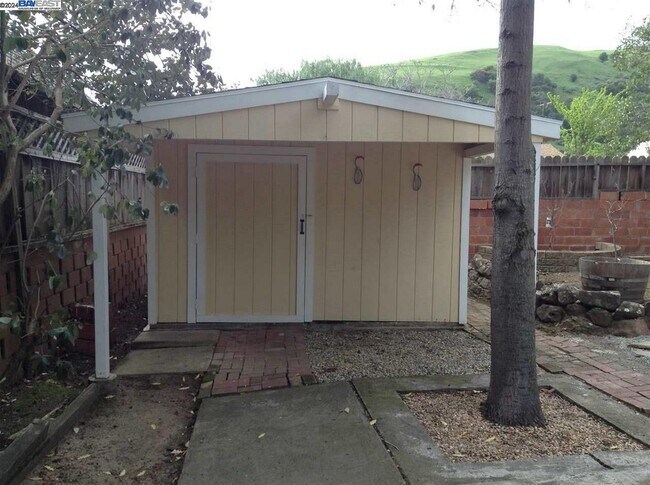 Building Photo - 38077 Canyon Heights Dr