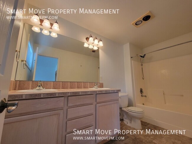 Building Photo - 9978 W Sleepy Hollow Ln