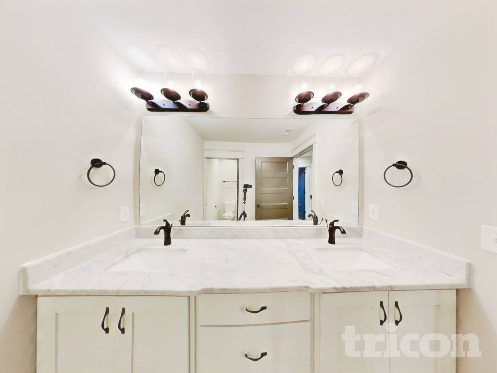 Building Photo - 6813 Charlotte Pike