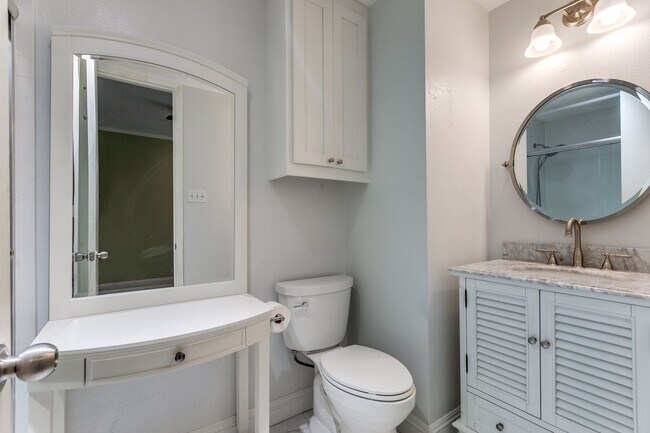 Building Photo - RENOVATED 3-BEDROOM CONDO AT CHATEAU DIJON