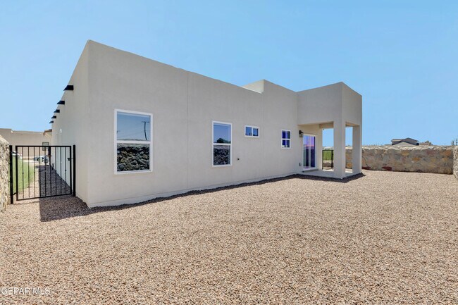 Building Photo - 5981 Ruidoso Downs St
