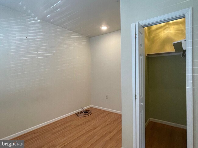 Building Photo - 8210 Tuckerman Ln